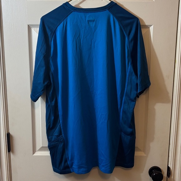 The North Face Men's Two-Tone Blue Tee - Picture 7 of 9